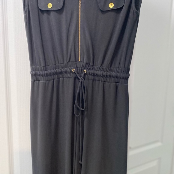 Sleeveless Jumpsuit - Picture 4 of 6